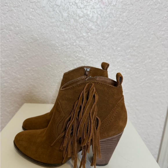 Brand: Steve Madden Style: Ohio Suede Fringe / Color: Chestnut/ Size: 5.5M - Picture 2 of 7